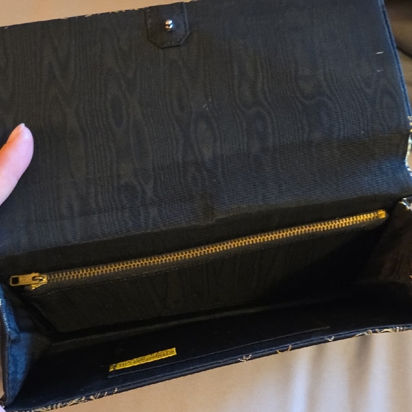 Black and Gold Metallic Floral Embroidered Brocade Clutch - Picture 4 of 6